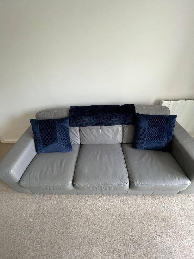 Modern 2-Bed Apartment In The Heart Of Salford Quays Esterno foto